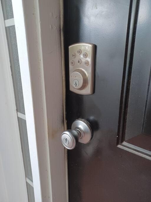 Urban Adventure Townhome - Near Downtown アトランタ エクステリア 写真